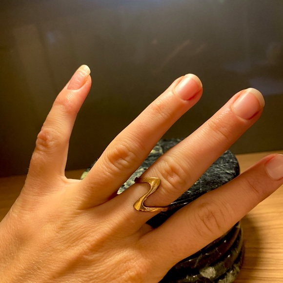 Rose gold coloured stackable ring. - Picture 3 of 3